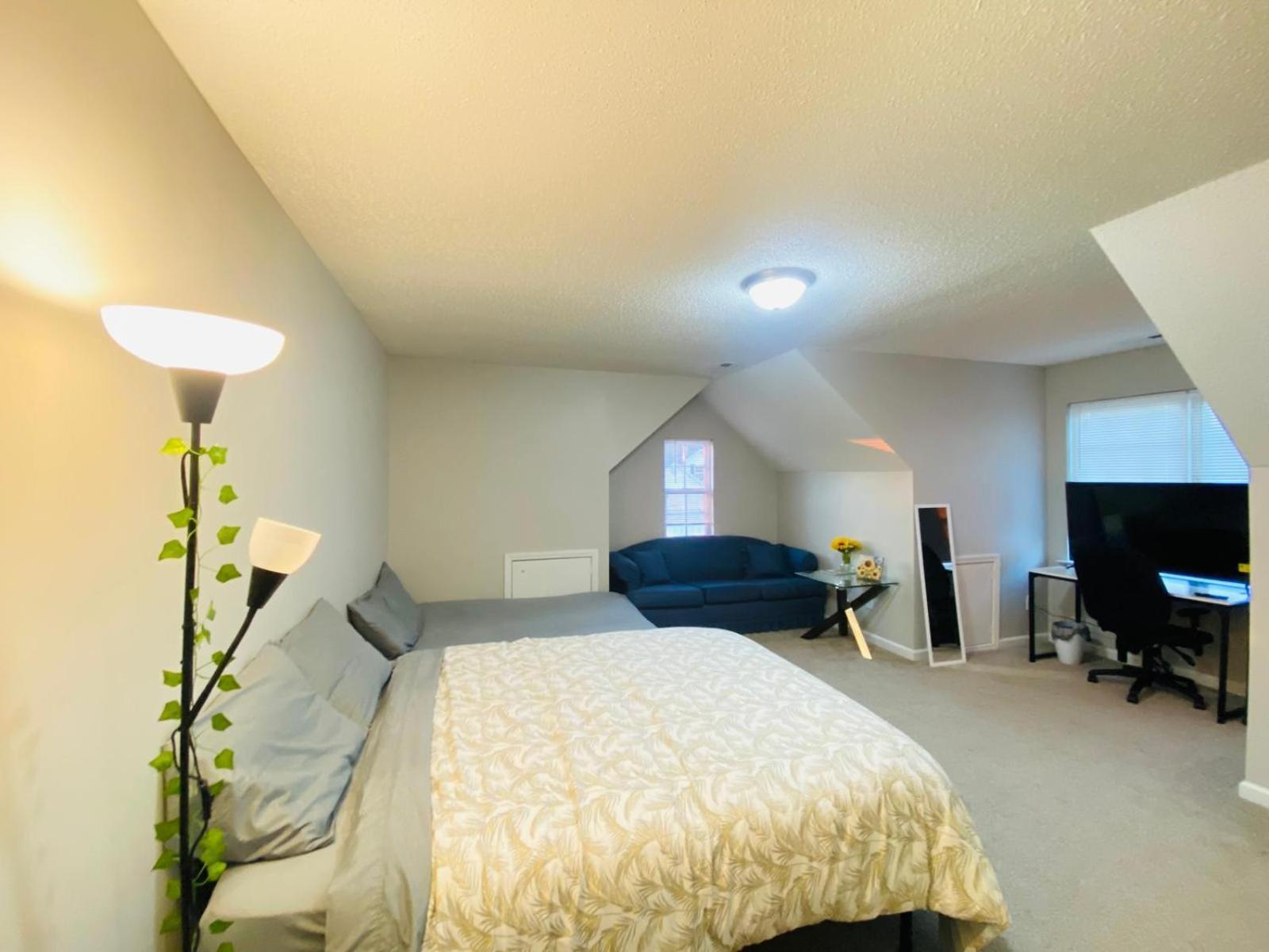 Private Room & Bathroom Close To Downtown Raleigh Bagian luar foto