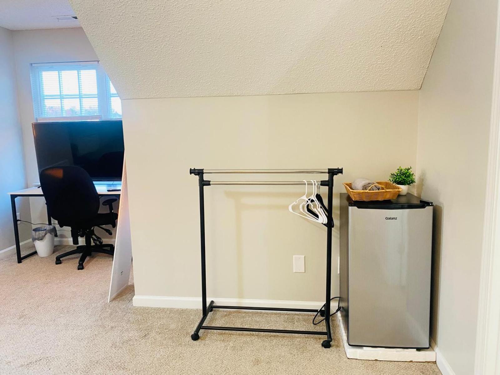 Private Room & Bathroom Close To Downtown Raleigh Bagian luar foto
