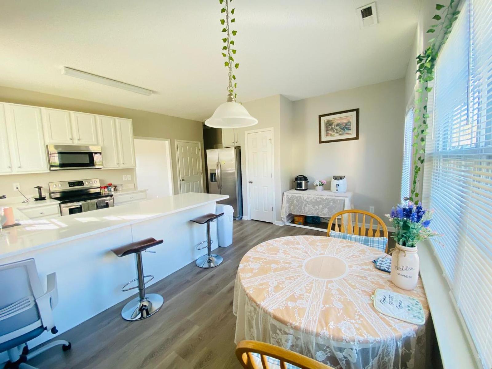 Private Room & Bathroom Close To Downtown Raleigh Bagian luar foto